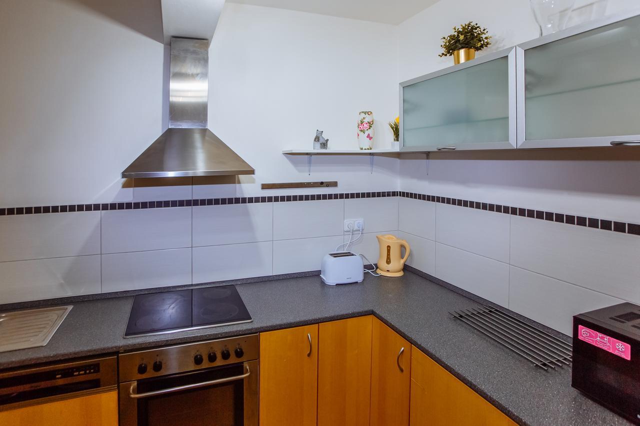 Beautiful Apartment In Central Residence Praga Exterior foto
